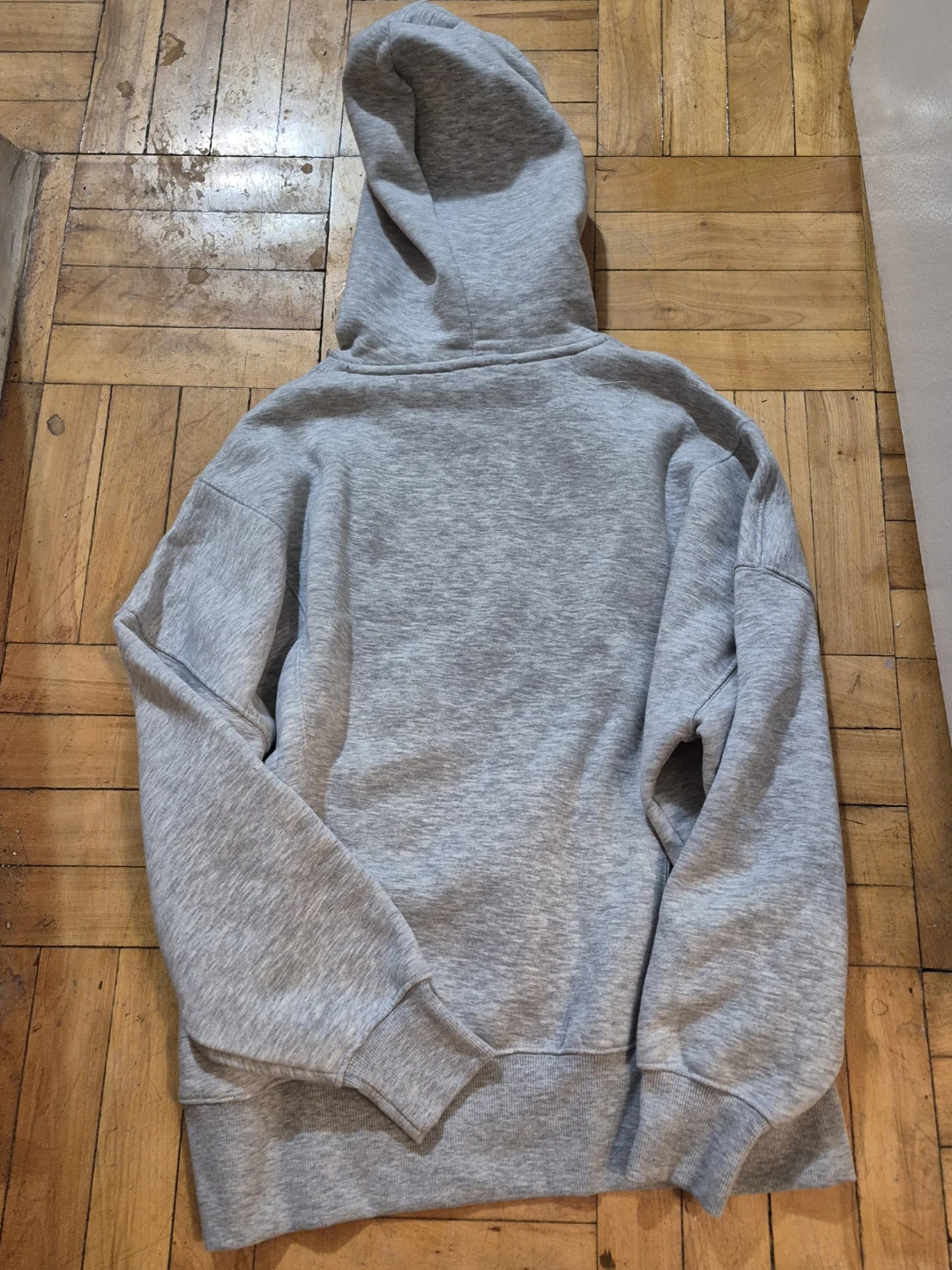 BNWT)Light Grey Hoodie Size Small - photo 3