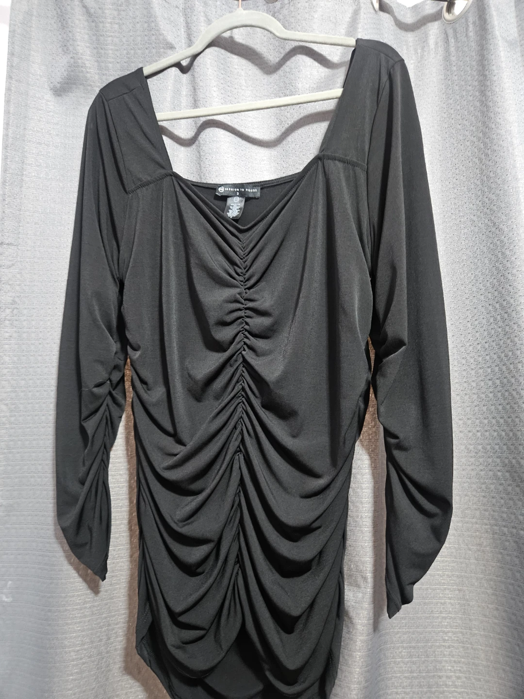 Fashion to Figure Black Ruched Square Neck Top - Size 2 - photo 3