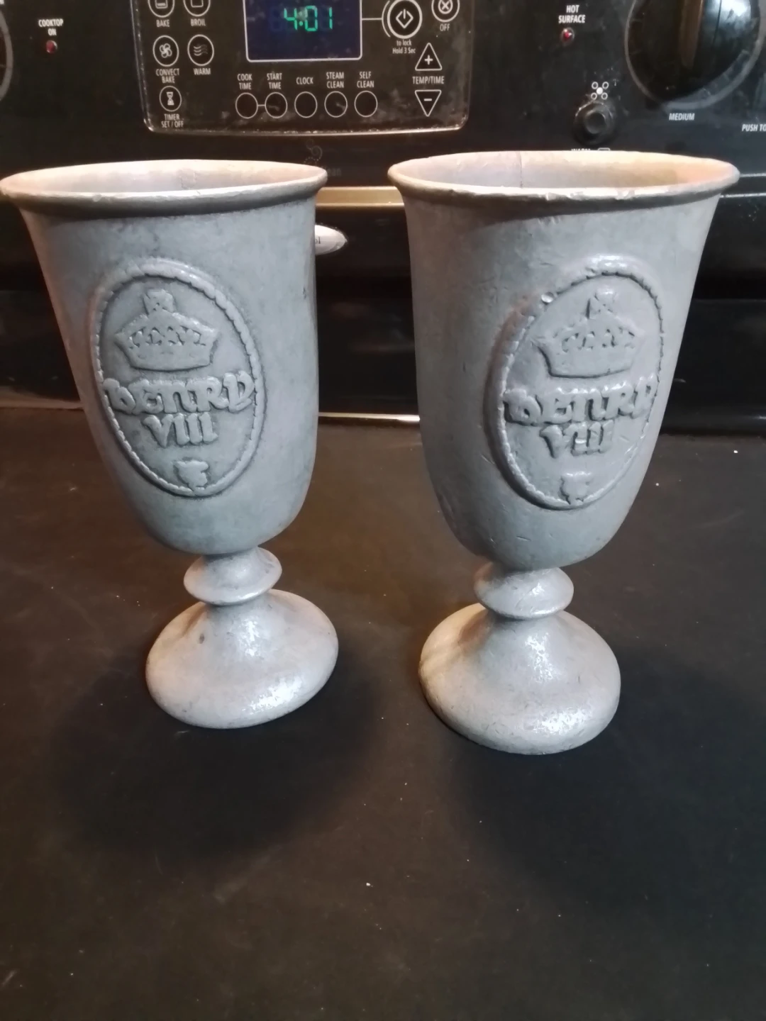 Vintage Heavy-Cast Pewter Goblets (Pair) – King Henry VIII - photo 2