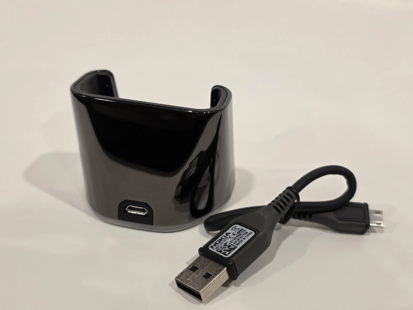 Nokia 8800 Arte DT-19 charging dock - photo 3