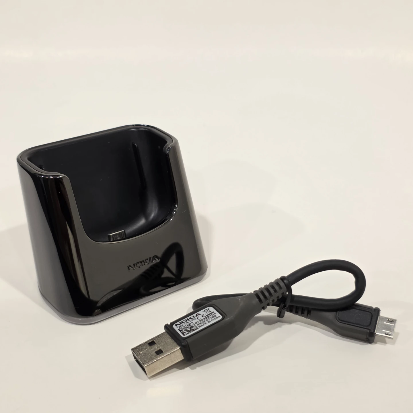 Nokia 8800 Arte DT-19 charging dock - photo 5