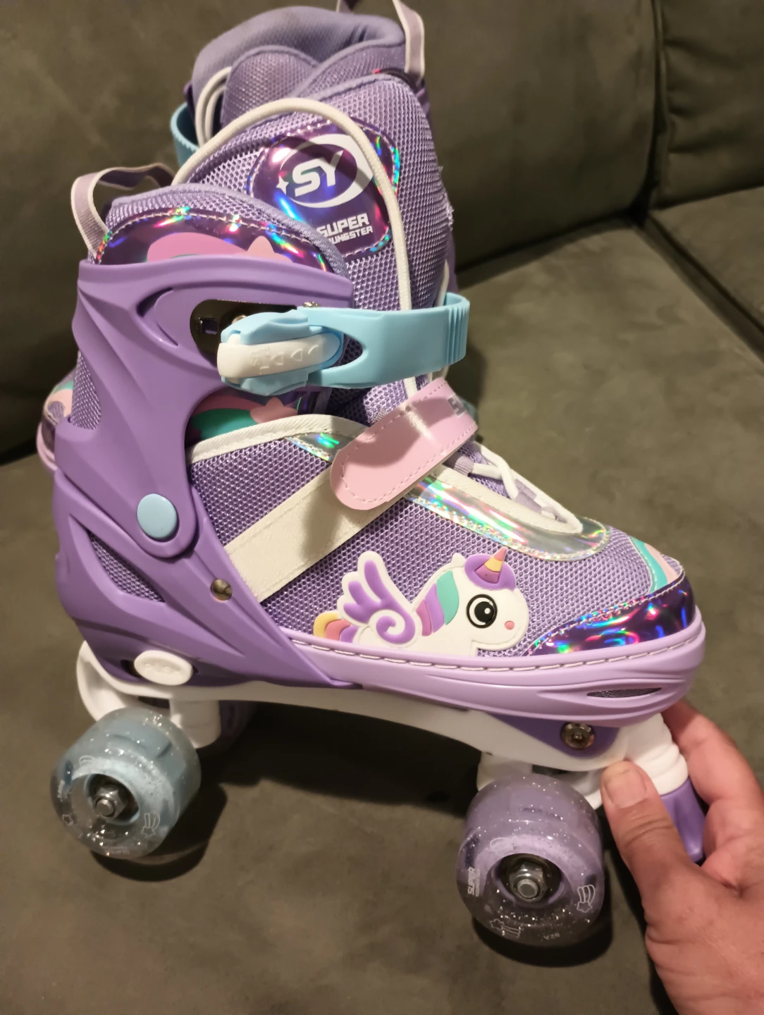 Roller Skates with Unicorn Design - photo 2