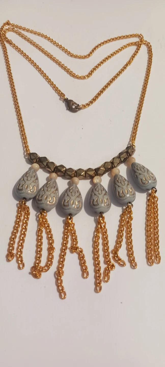 New !! Gold Tone Necklace with Blue Pendant Charms - photo 2