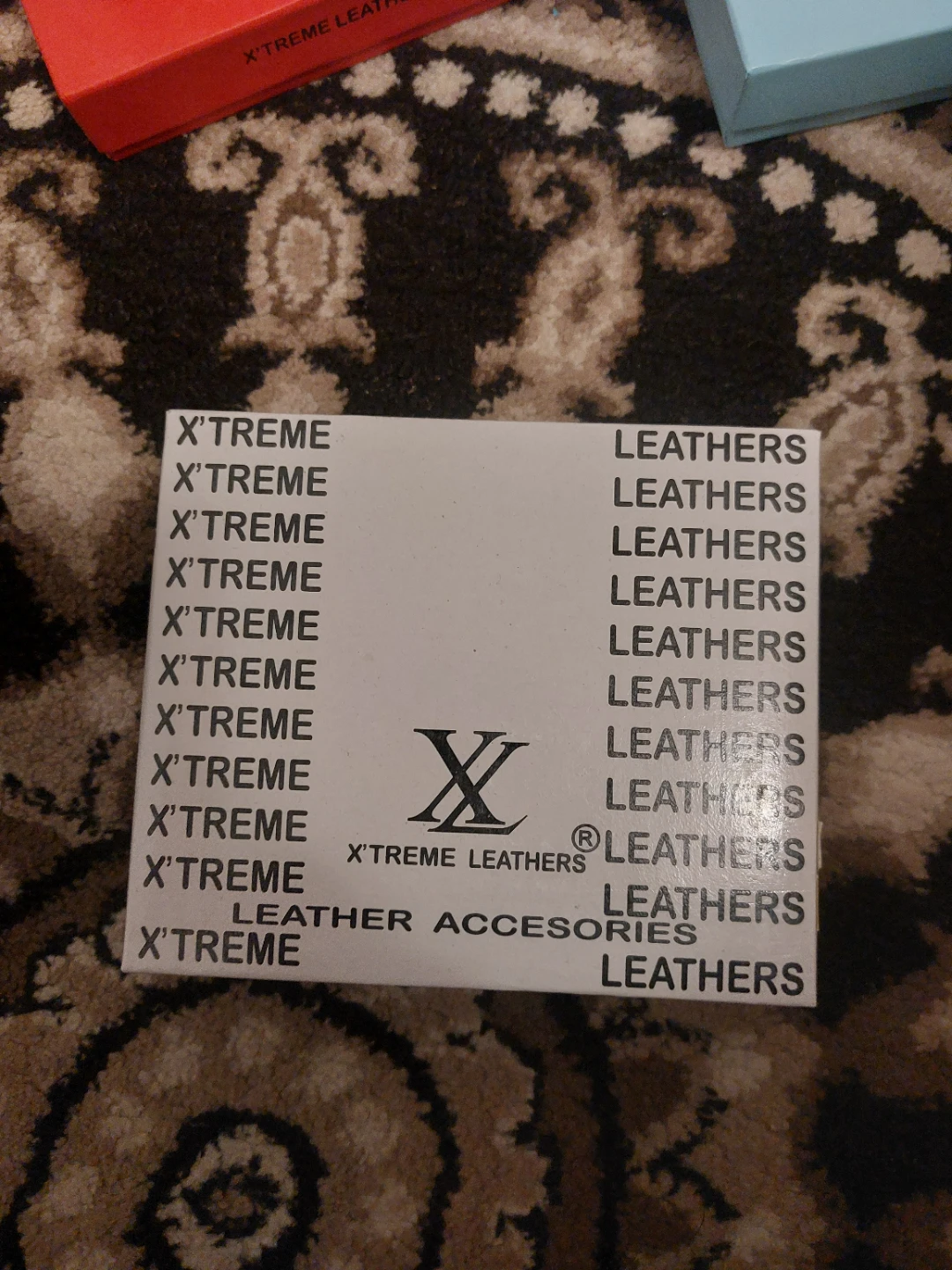 X'TREME LEATHERS Men's Bi-Fold Wallet