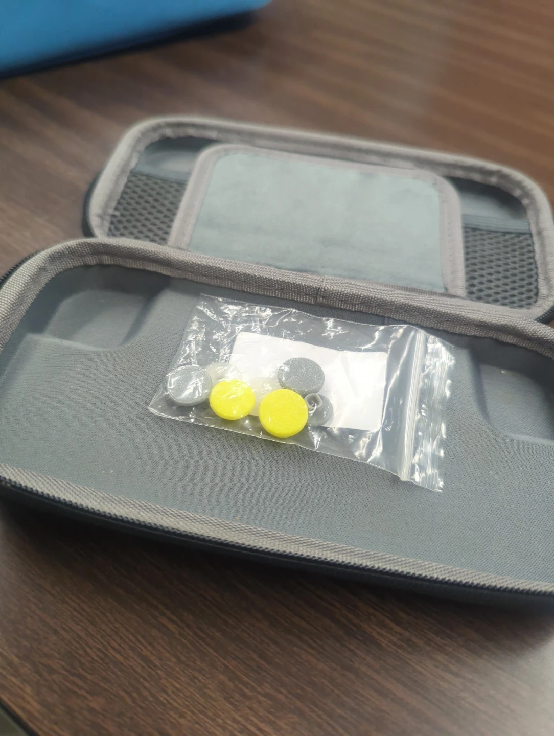 Retroid Pocket 4 Pro Handheld Game Console - photo 3