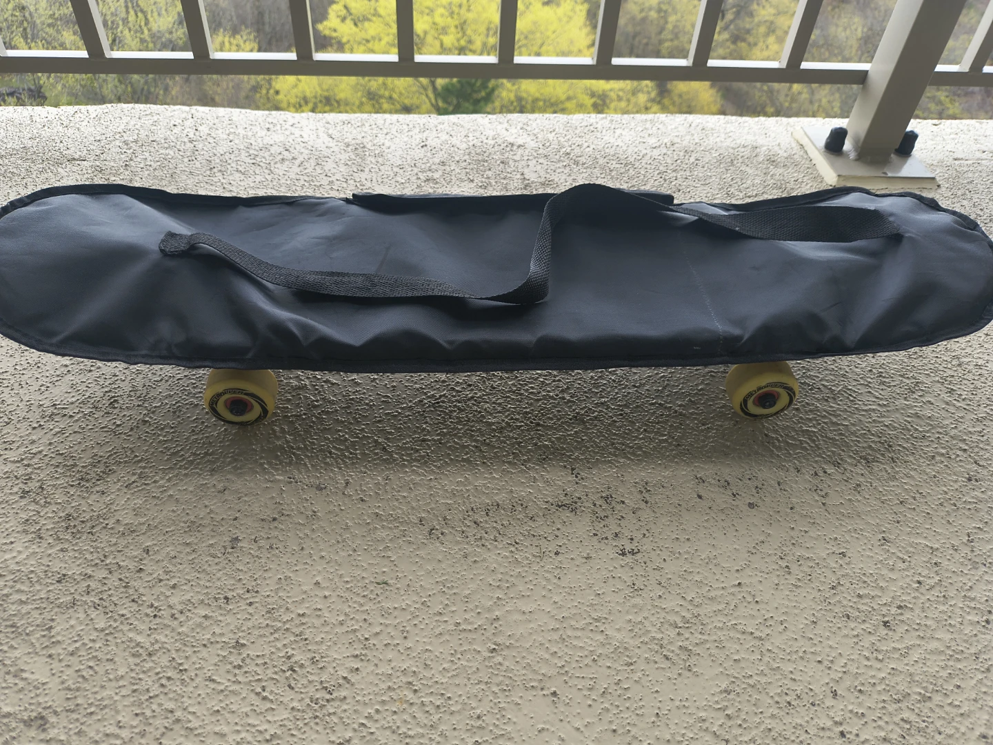 Skateboard with Star Design and Carrying Bag - photo 3