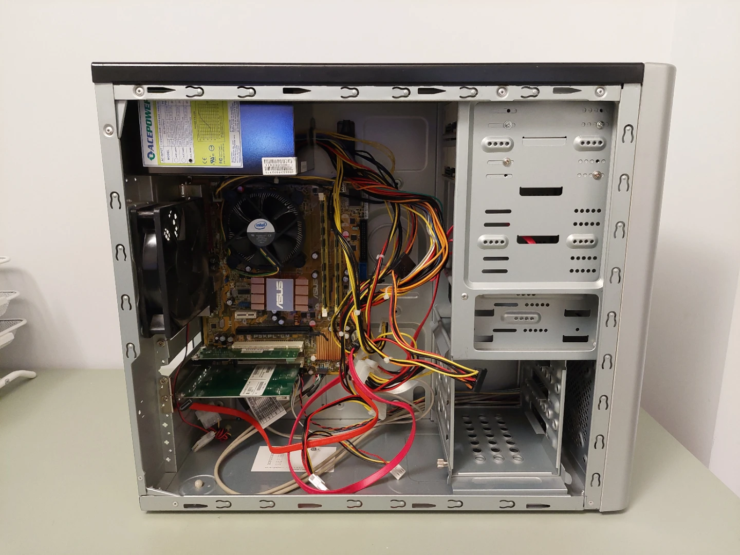 Old Desktop PC (Parts Only) - photo 2