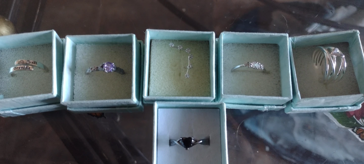 Assorted rings with boxes