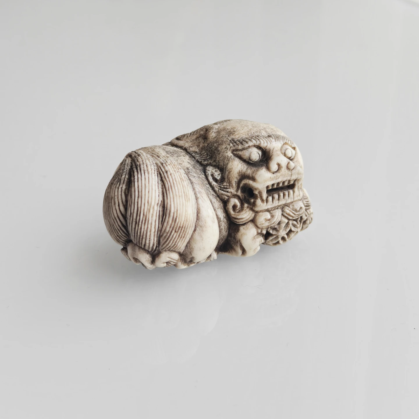 Antique Japanese Hand Carved Netsuke Mythical Guardian Figure - photo 2