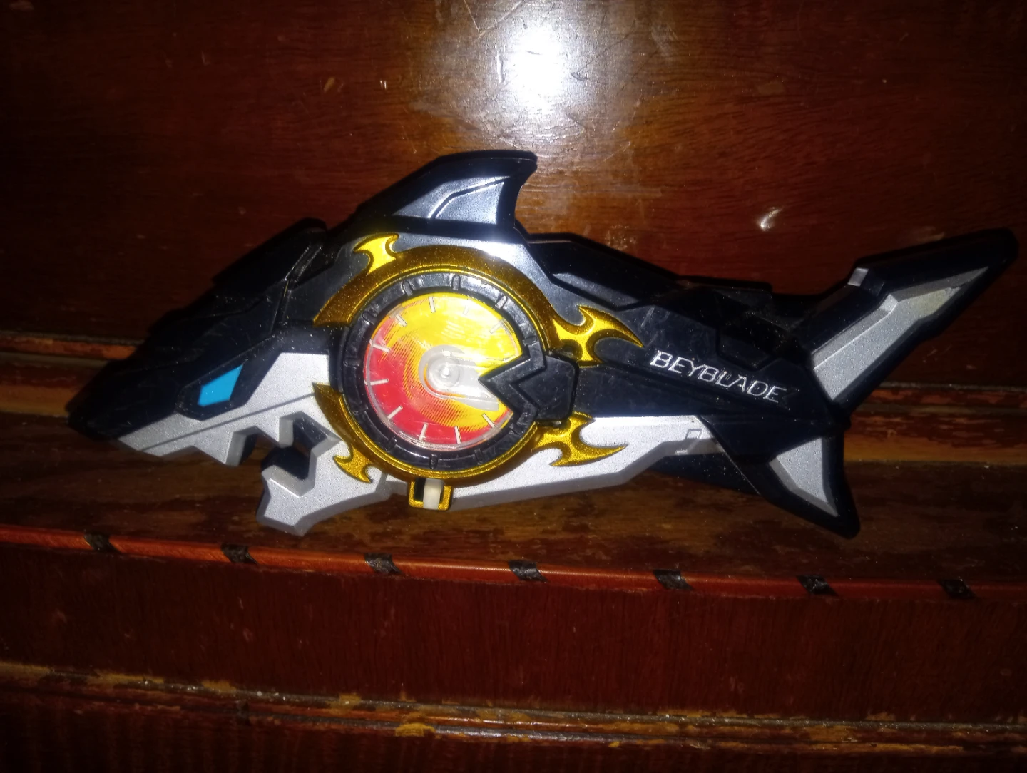 Beyblade Shark Launcher