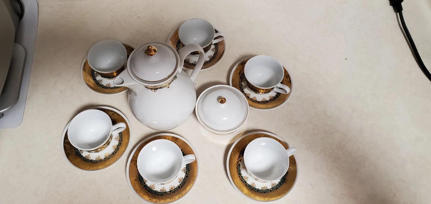 White and Gold Coffee/Tea Set with 6 Cups and Saucers - photo 2