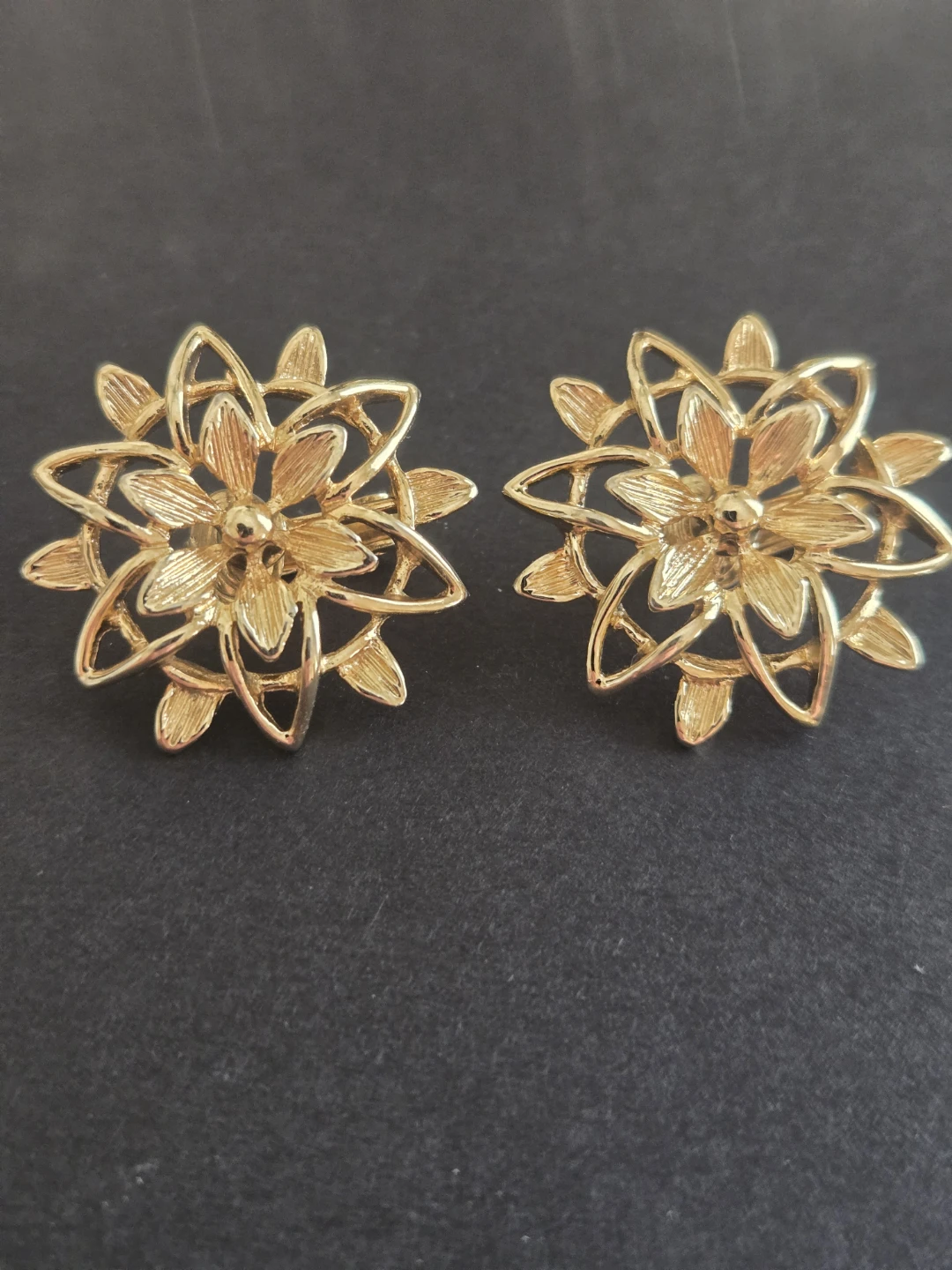 Sarah Coventry Floral Motif Clip on Earrings