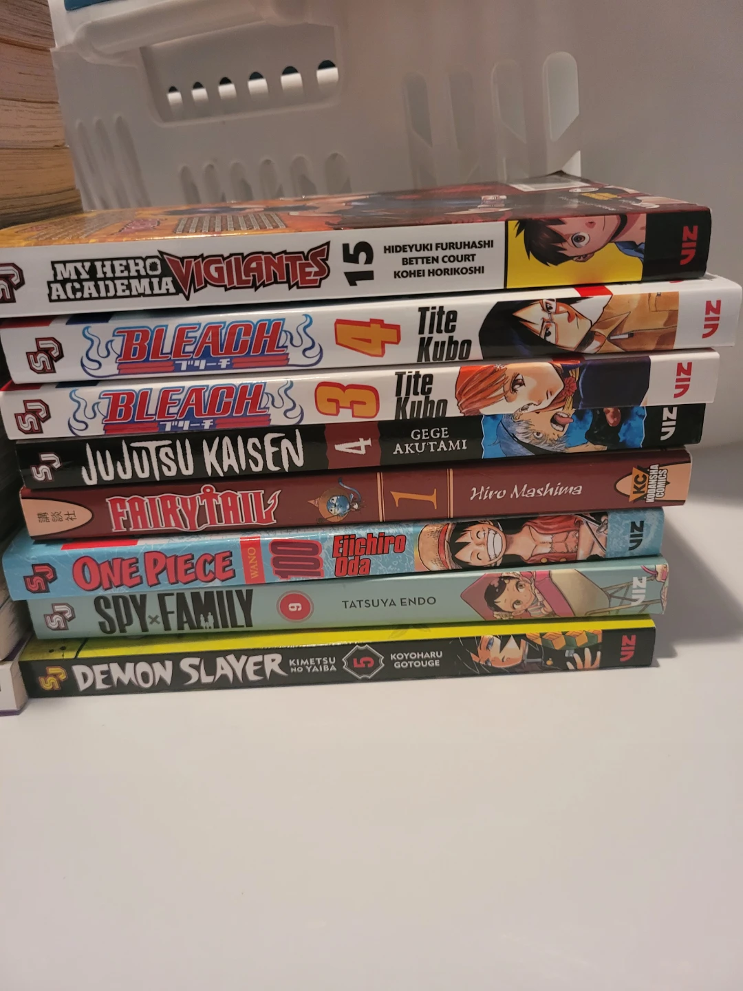 Japaneze comics books including Chainsaw Man Manga Volumes 5-12 - photo 2