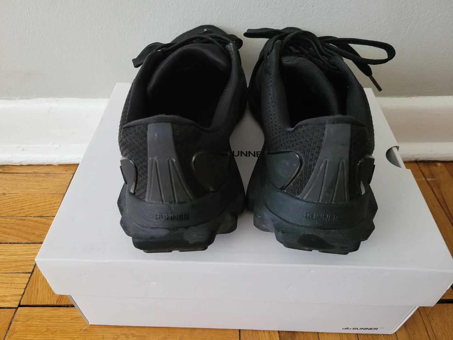 ALO Running Shoes - Black US Women size 8 - photo 5