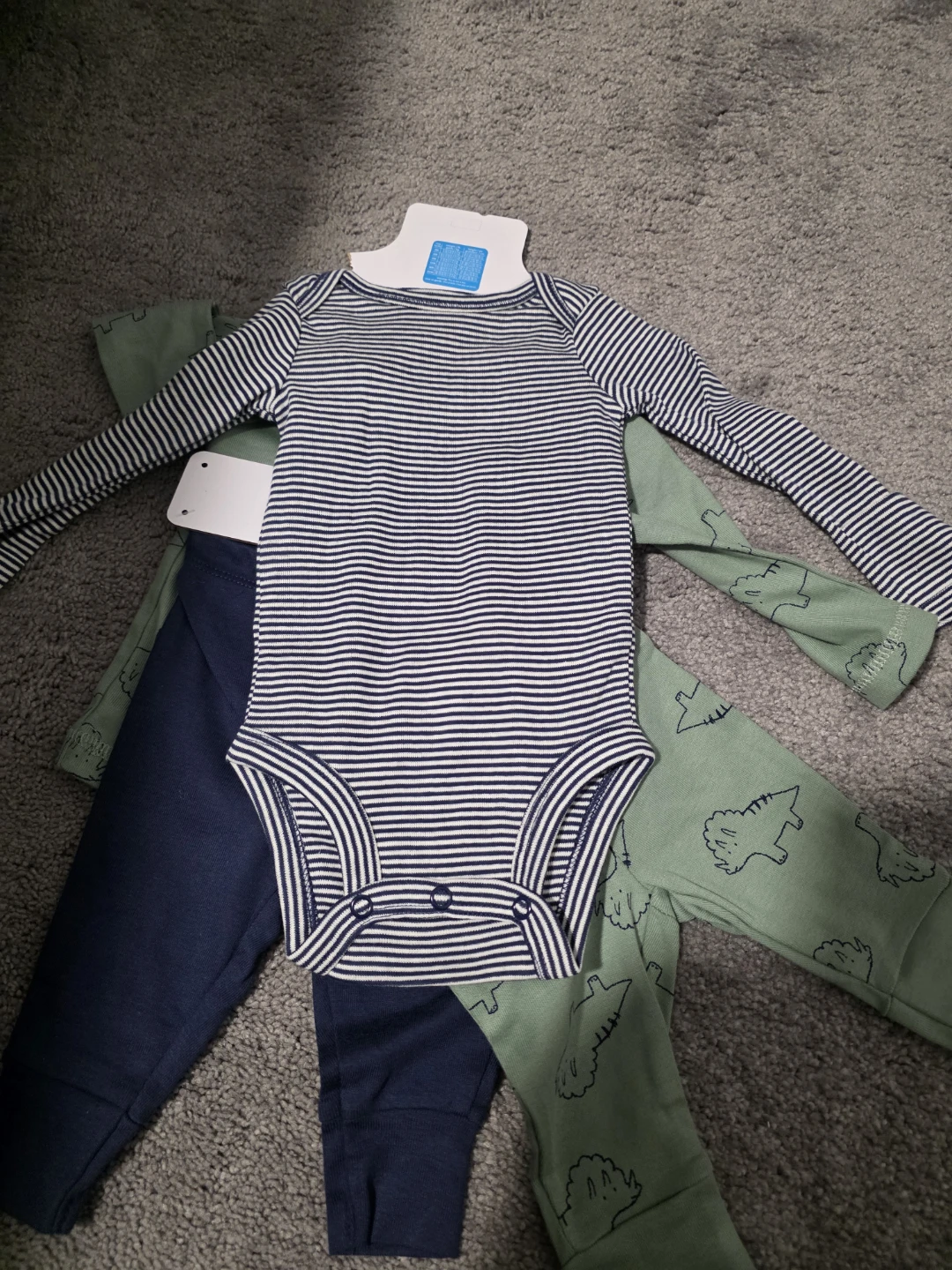 Carter's Baby Clothes Set (3M) - photo 4
