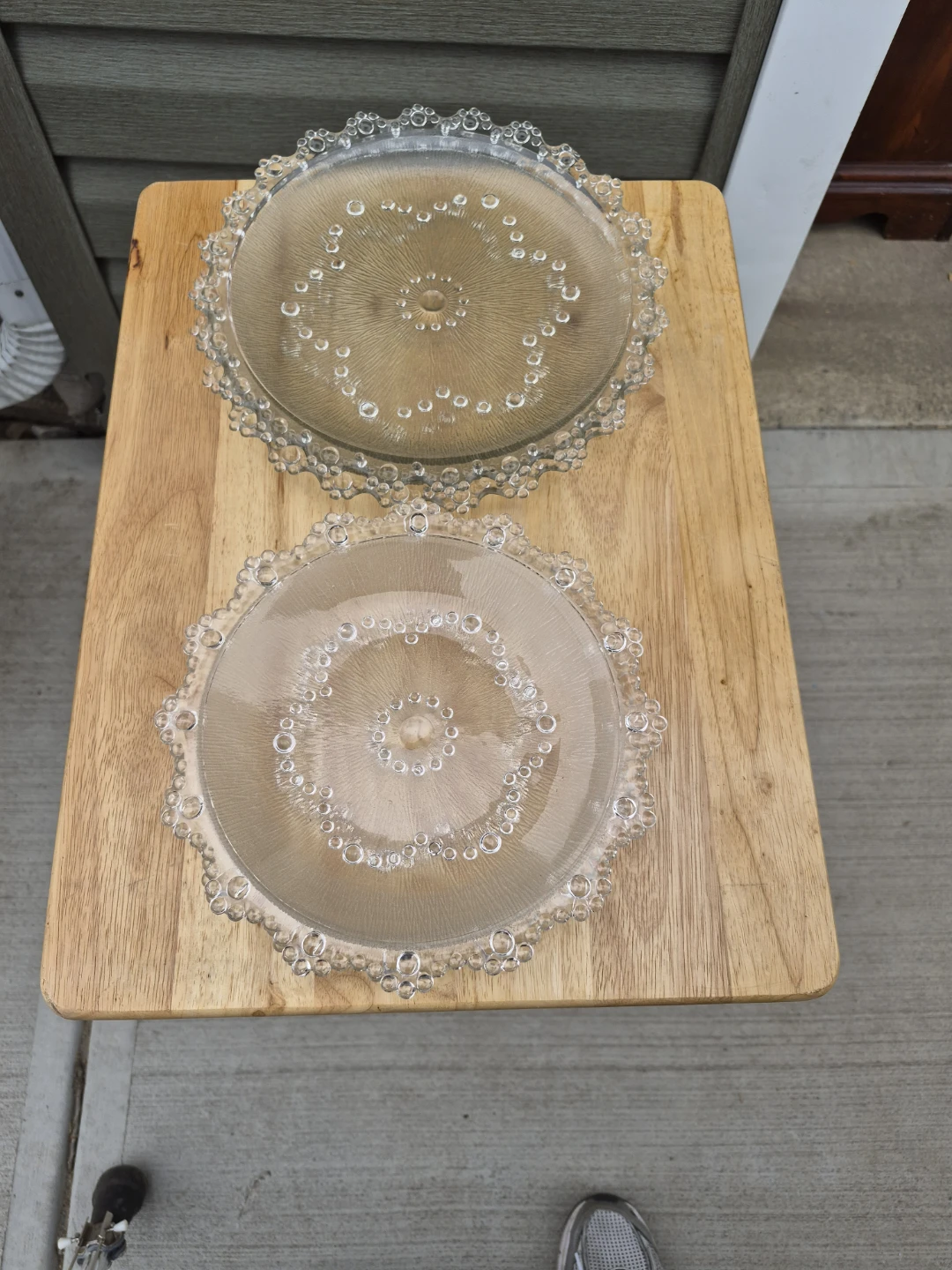 2 large small plates
