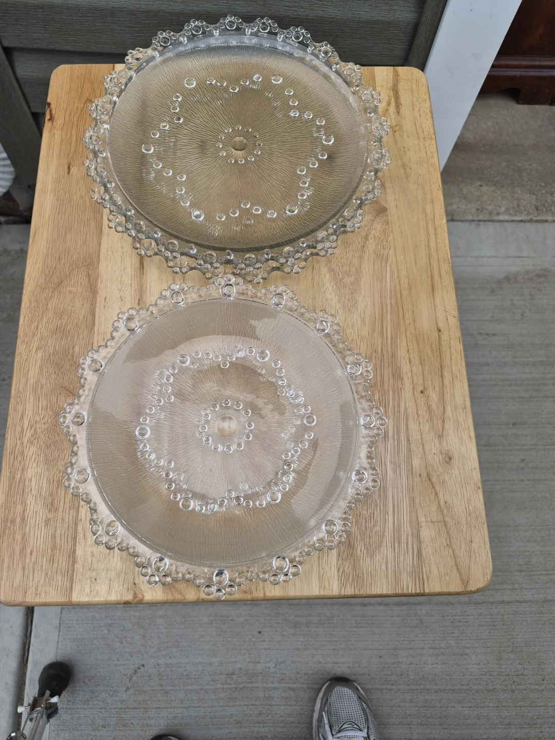 2 large small plates - photo 2