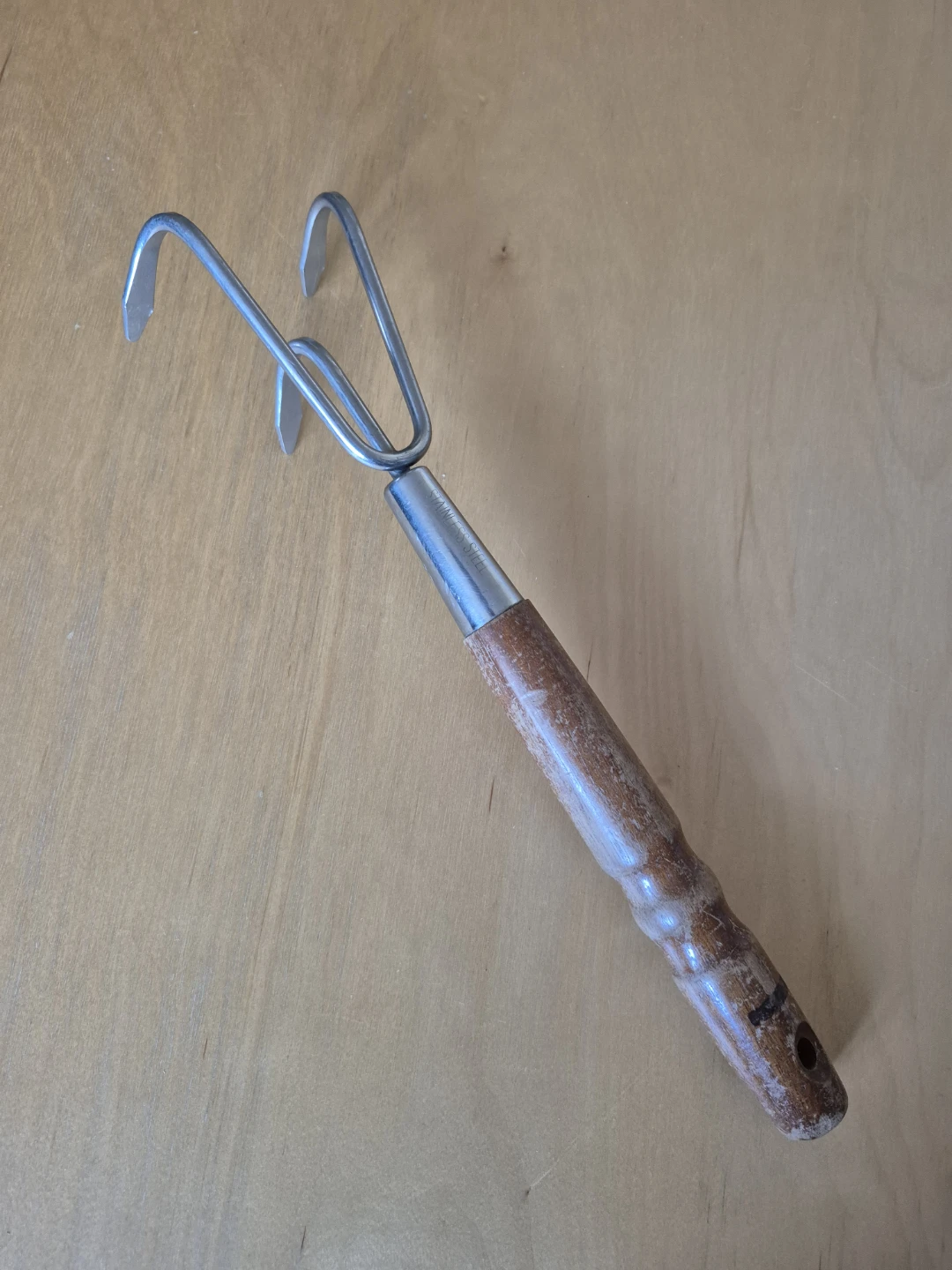 Garden Tools: High quality hand cultivator triple claw hand rake
