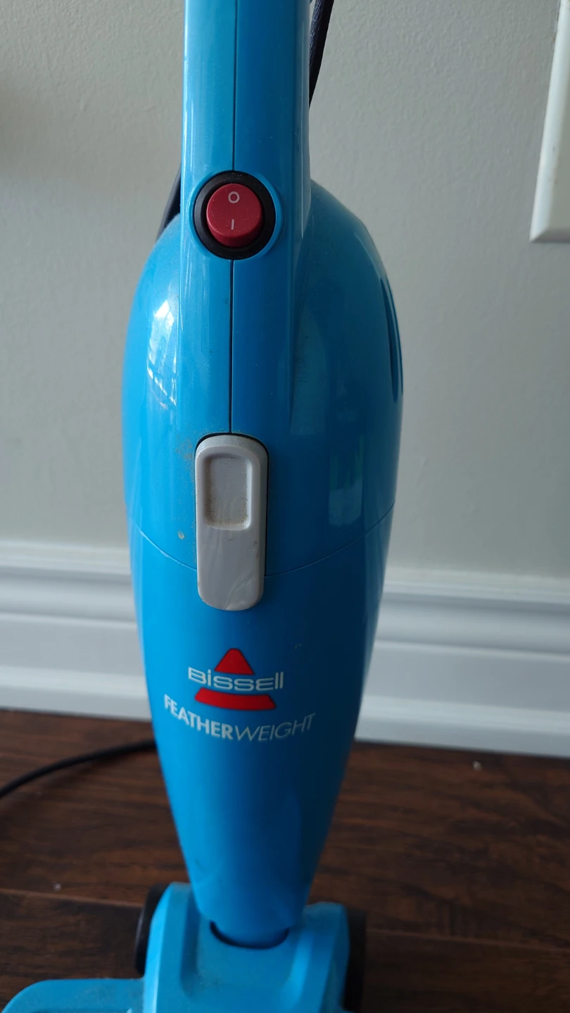 Bissell FeatherWeight Lightweight Stick Vacuum - photo 2
