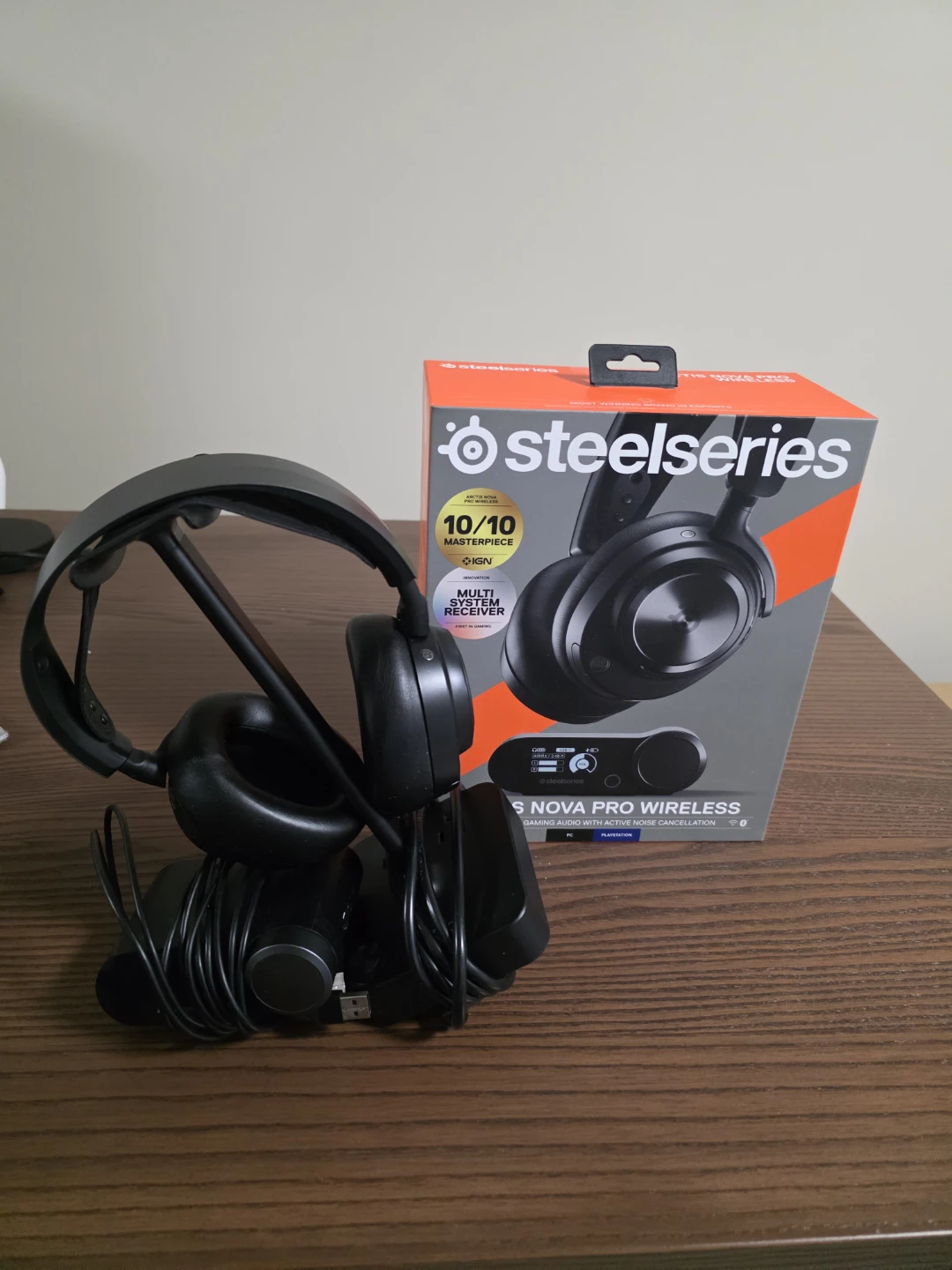 SteelSeries Arctis Nova Pro Wireless Gaming Headset