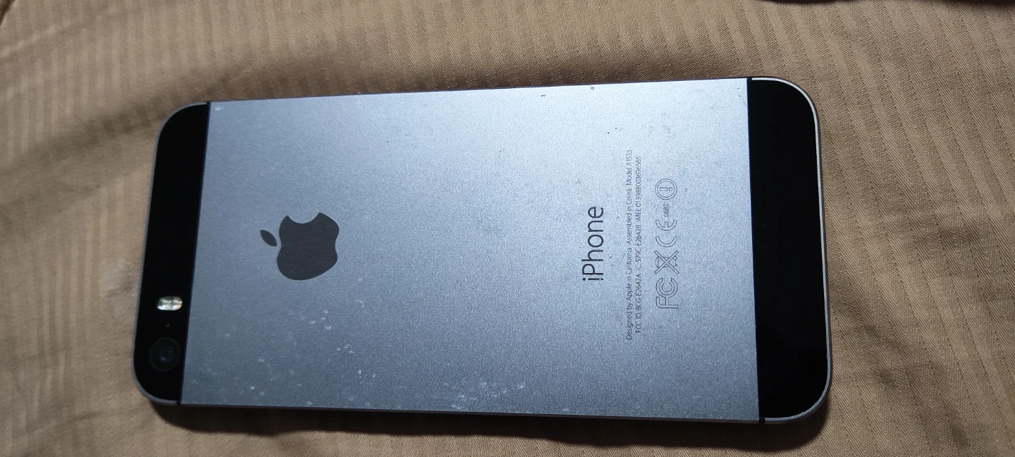 iPhone 5s - photo 2