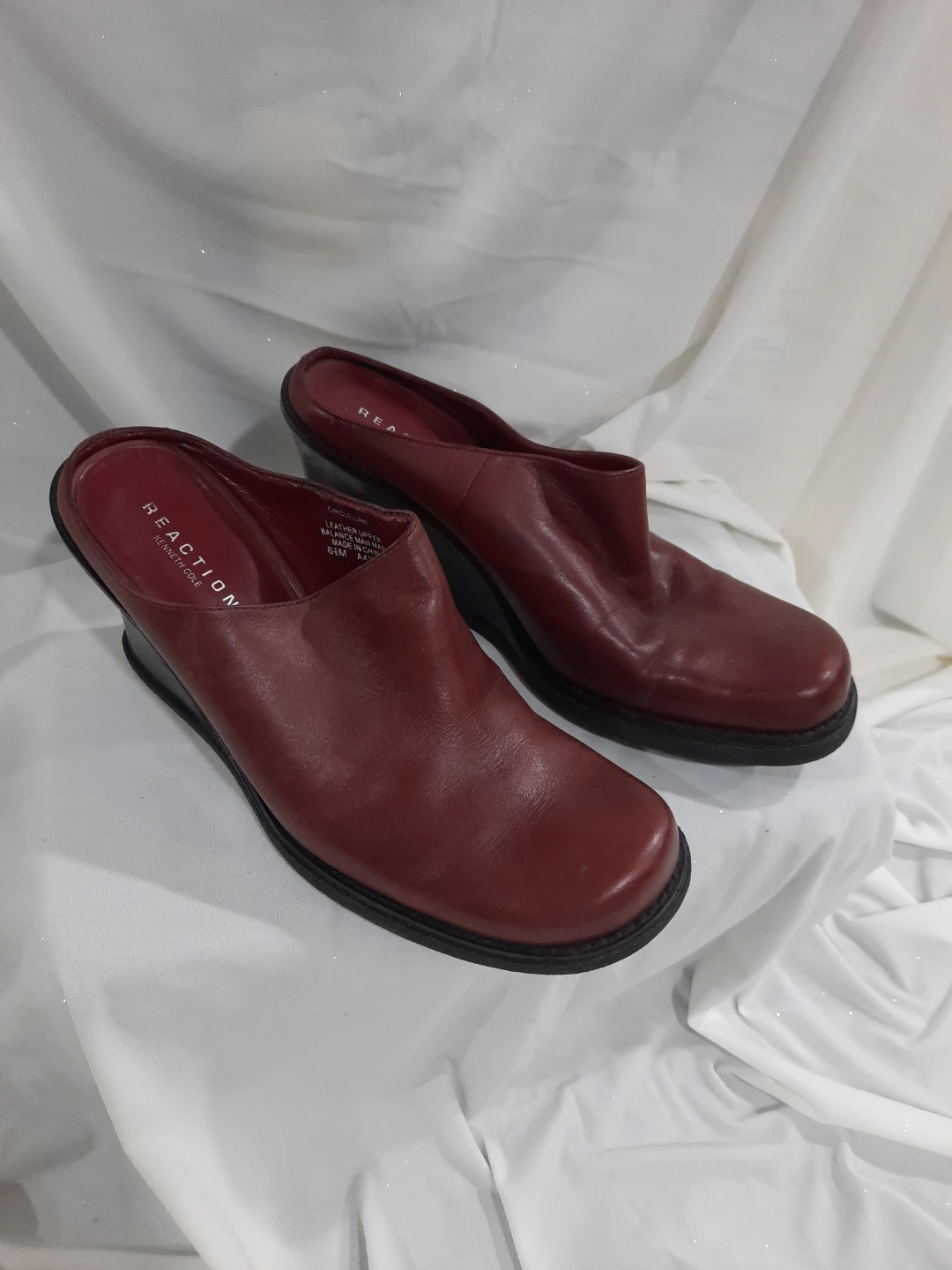 Reaction Kenneth Cole Wedge Mules - Burgundy Leather - photo 2