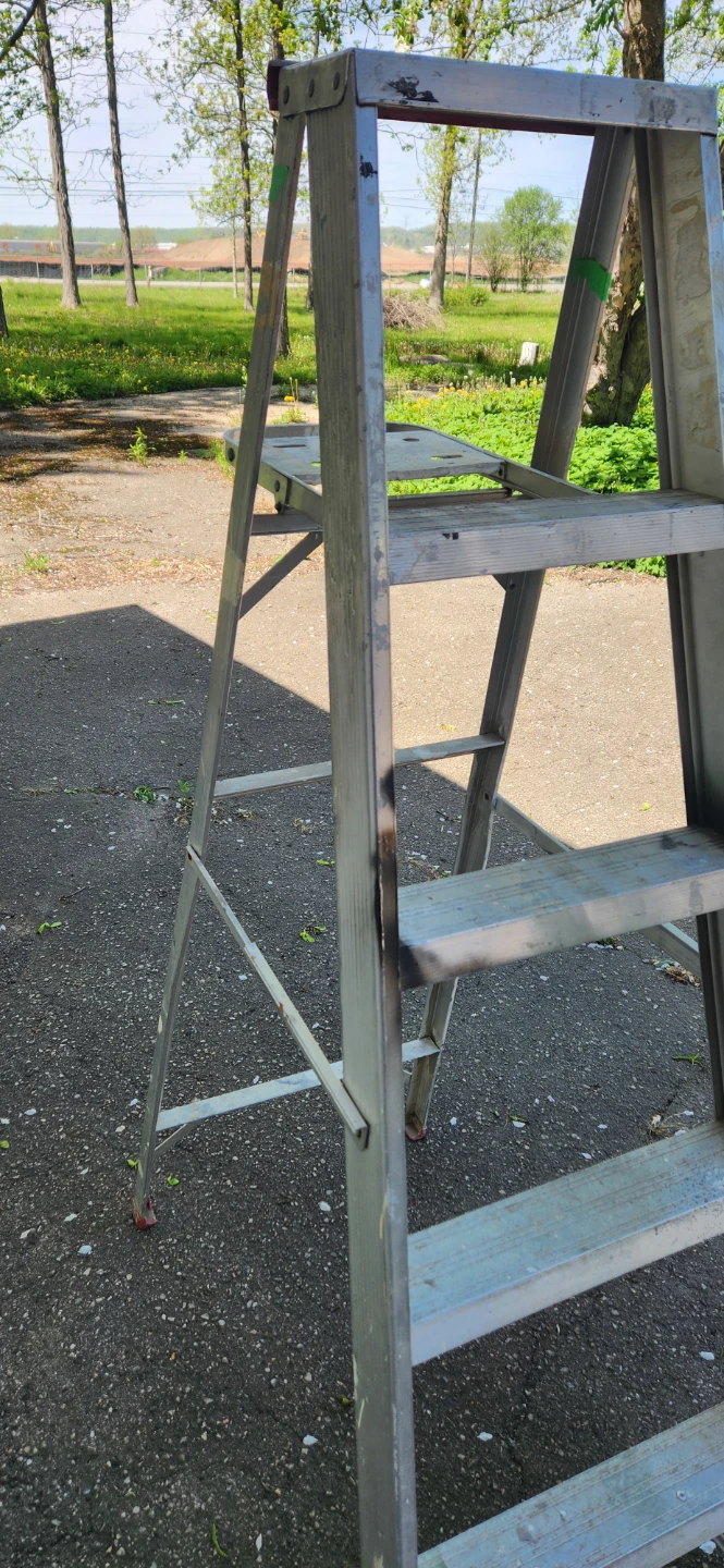 Aluminum Step Ladder - photo 3