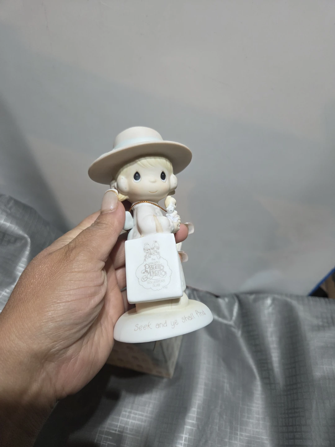 Precious Moments "Seek and Ye Shall Find" Figurine - photo 3