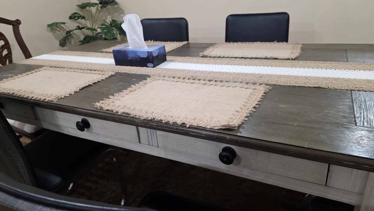 6 seater Dinning table with chairs + Free carpet - photo 5