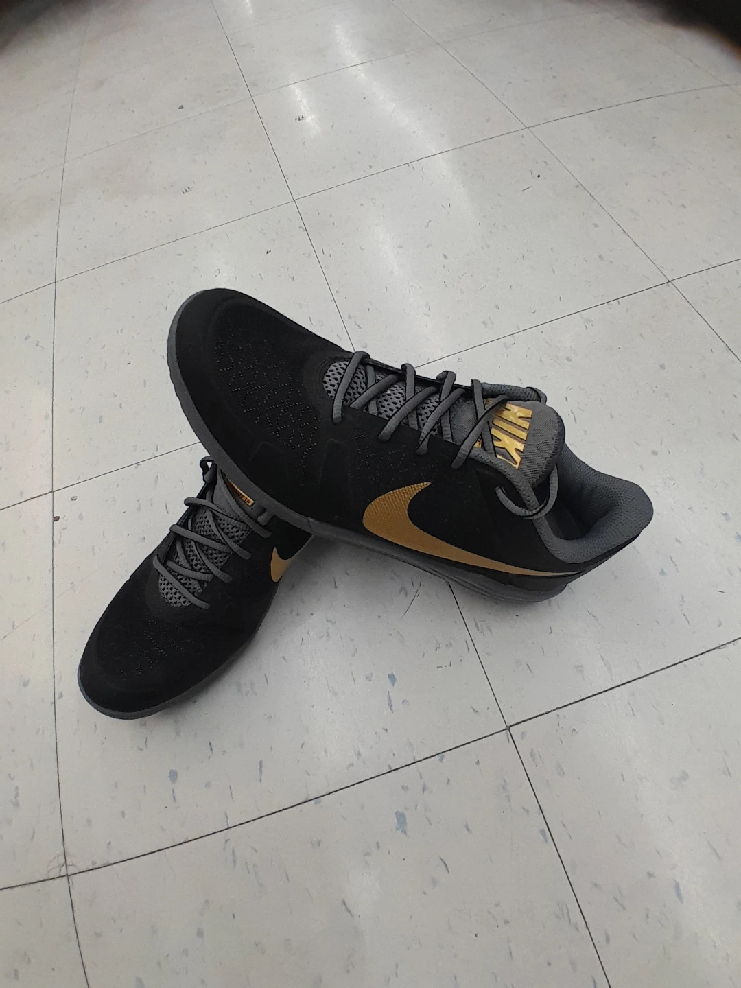 Nike Men's Running Shoes Black Gold Men's Size 8.5 - photo 2