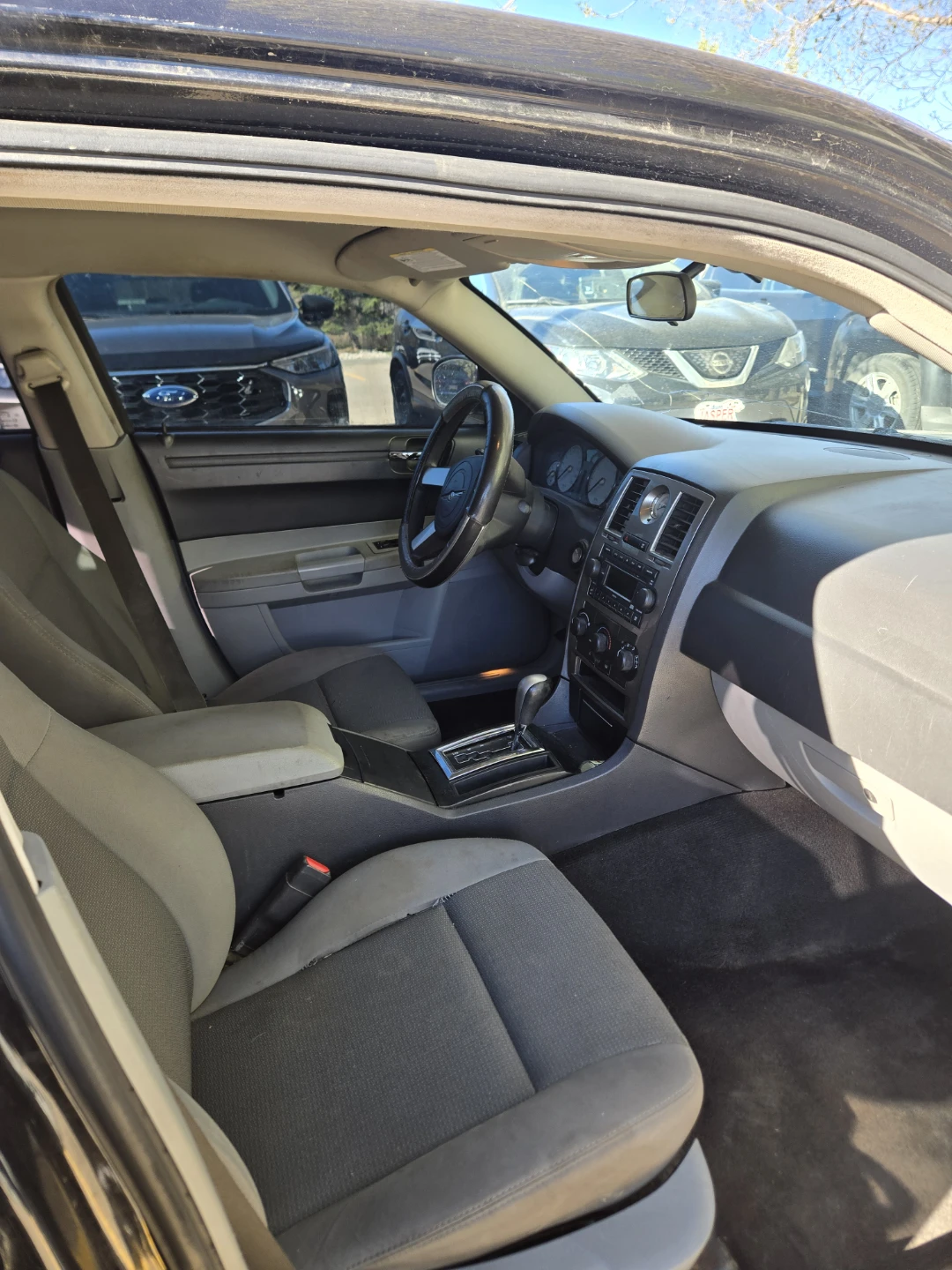 Black Chrysler 300 Sedan - photo 2