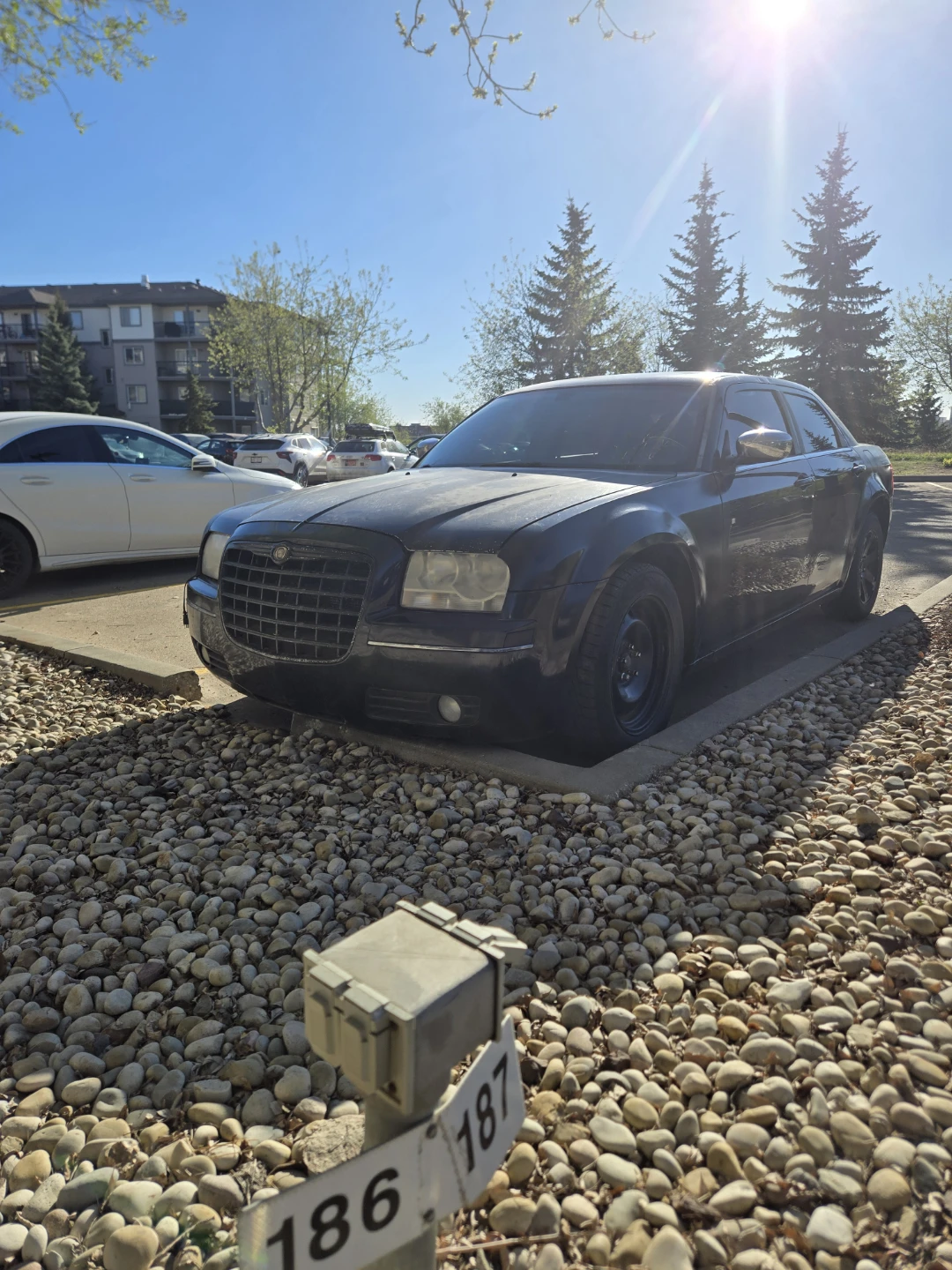 Black Chrysler 300 Sedan - photo 4