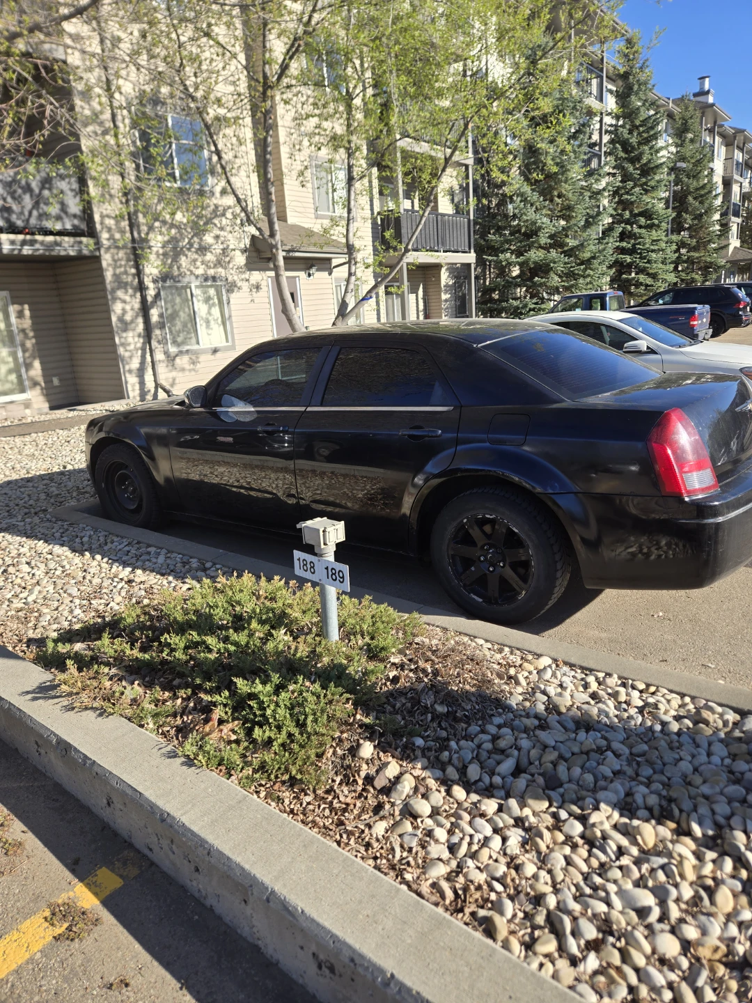 Black Chrysler 300 Sedan - photo 5