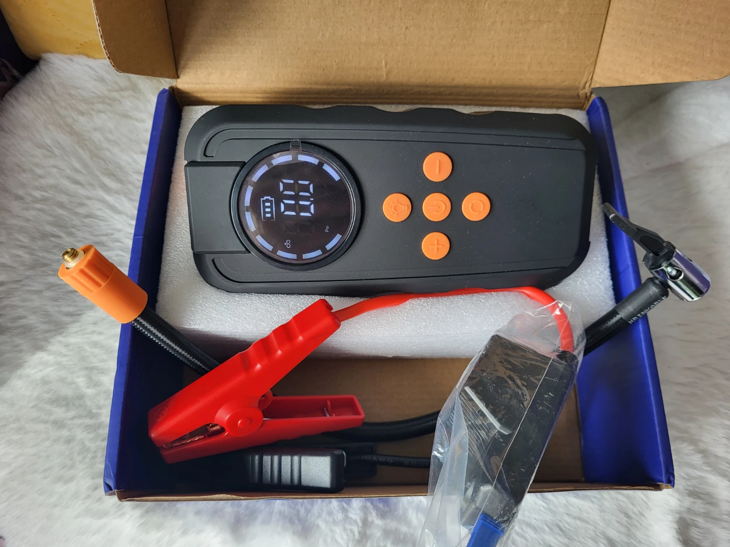 Car Jump Starter + tire inflator, powerbank in 1 - photo 2