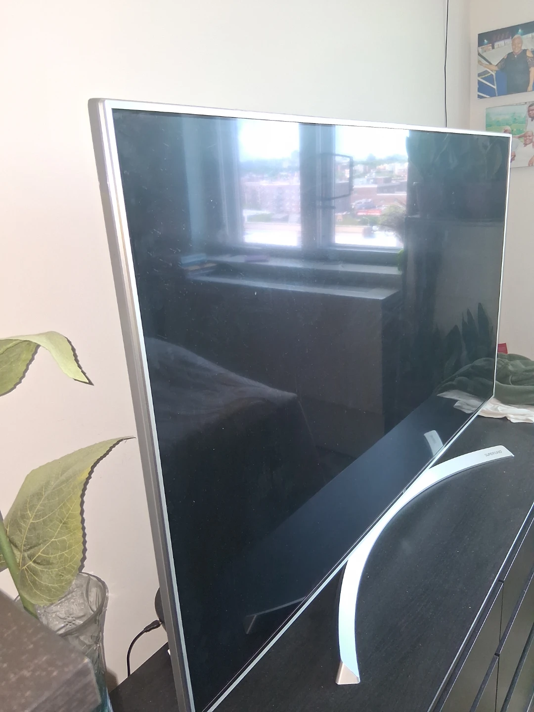 LG 55" TV - photo 2