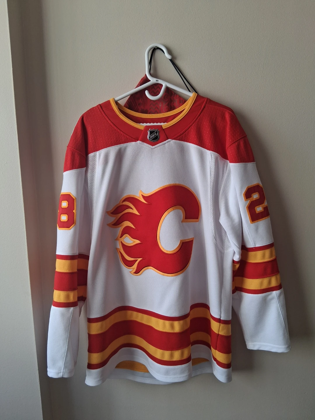 Calgary Flames Lindholm #28 Hockey Jersey - Adidas - photo 2