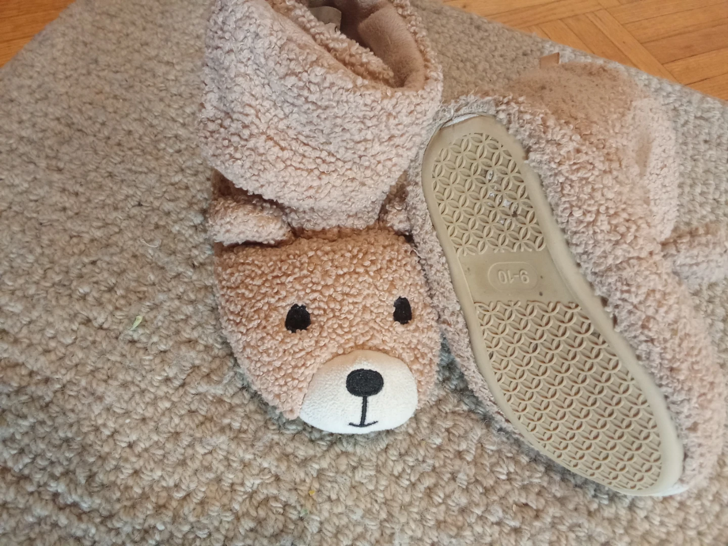 Bear Slippers Size 9-10 - photo 2