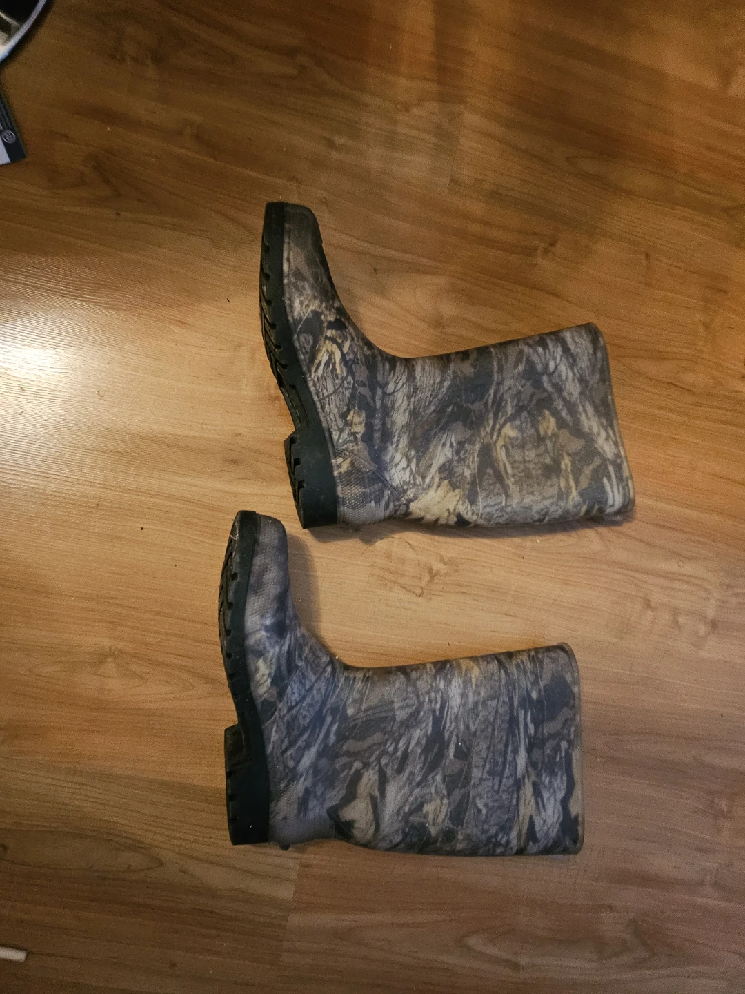 Womens size 8 ,Camouflage Rubber Boots