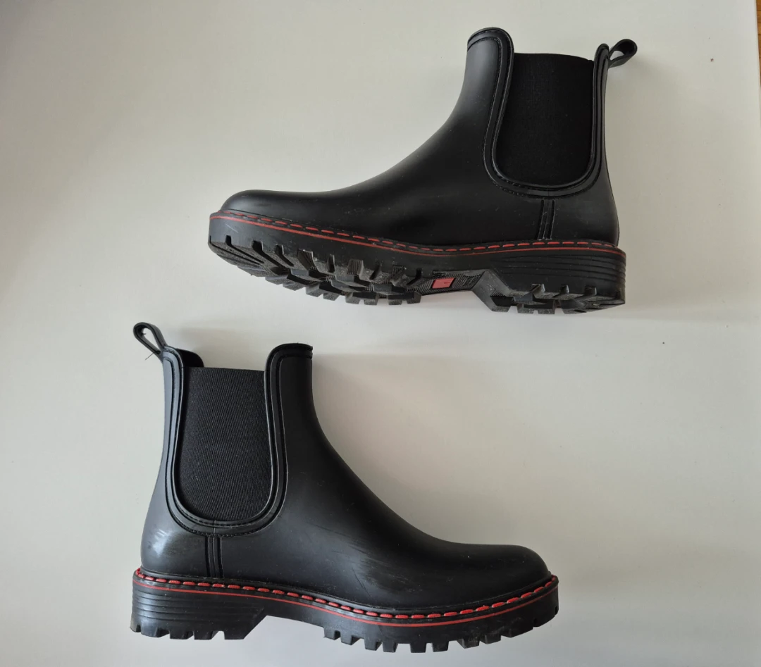 Black Rubber Chelsea Boots with Red Stitching Size 39