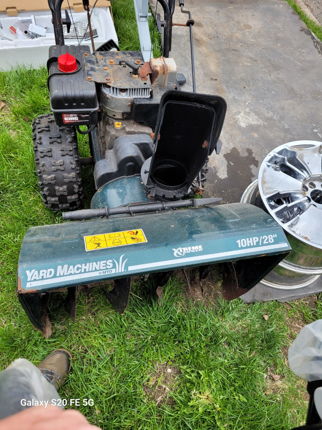 Yard Machines by MTD Snowblower - 10HP/28"