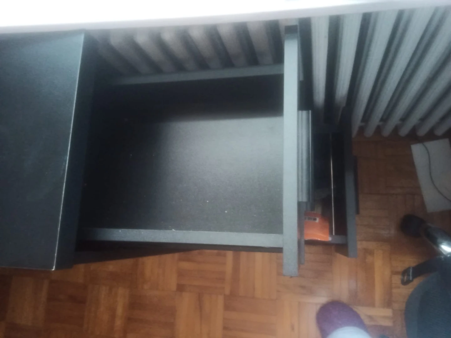 Desk with side cabinet - photo 3