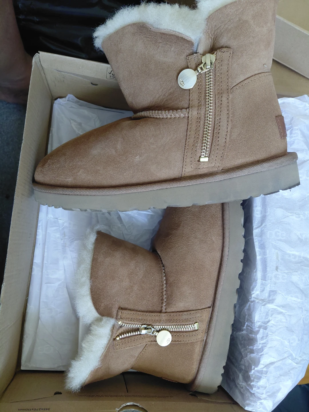 UGG Bailey Zipper Boots - photo 3