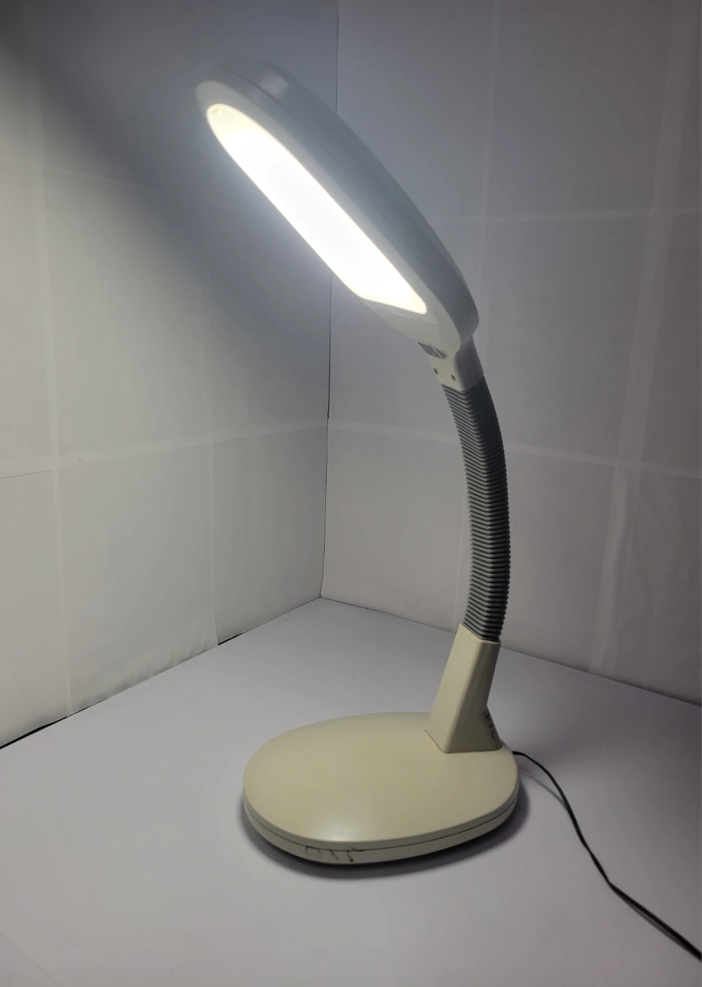 Visio Desk Lamp