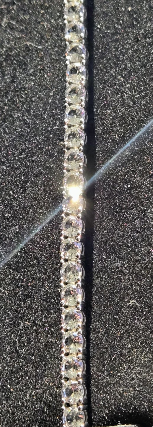 925 Sterling Silver Cubic Zirconia Tennis Bracelet,  Like New. - photo 4
