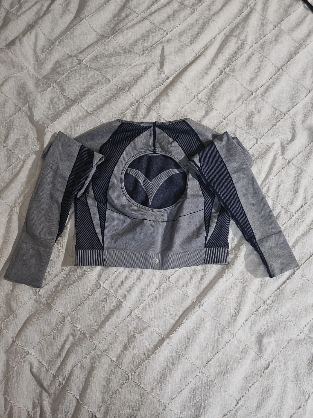 Women's Long Sleeve Cropped Athletic Top - photo 4