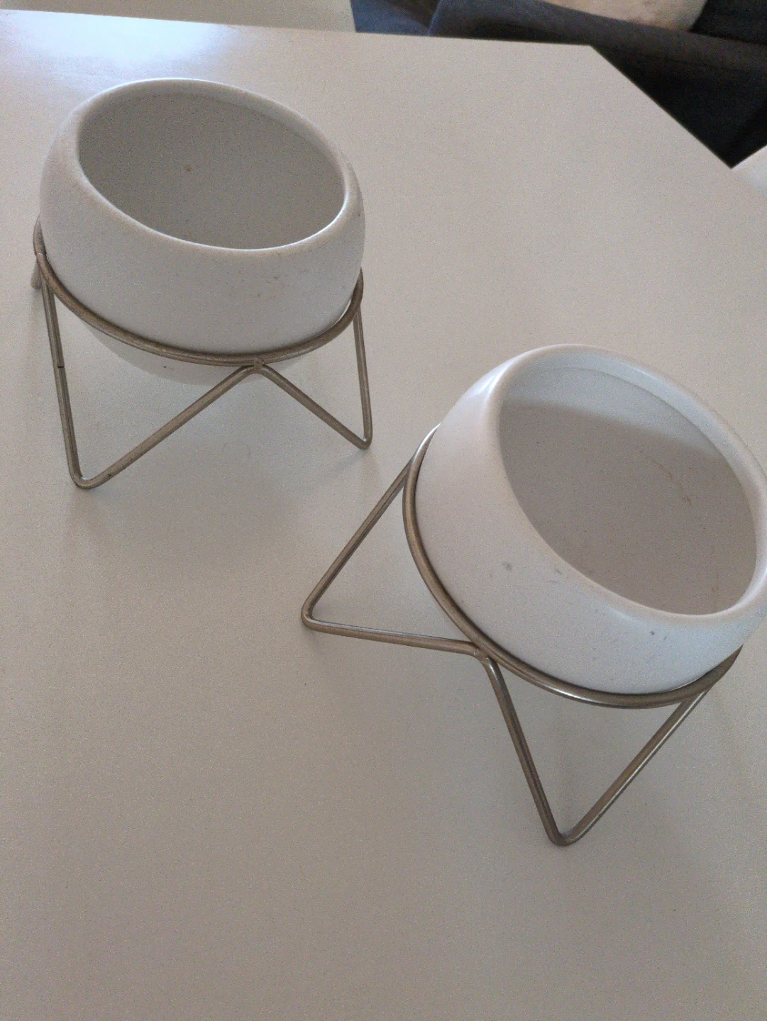 2 Umbra Potsy White Planters with Metal Stands