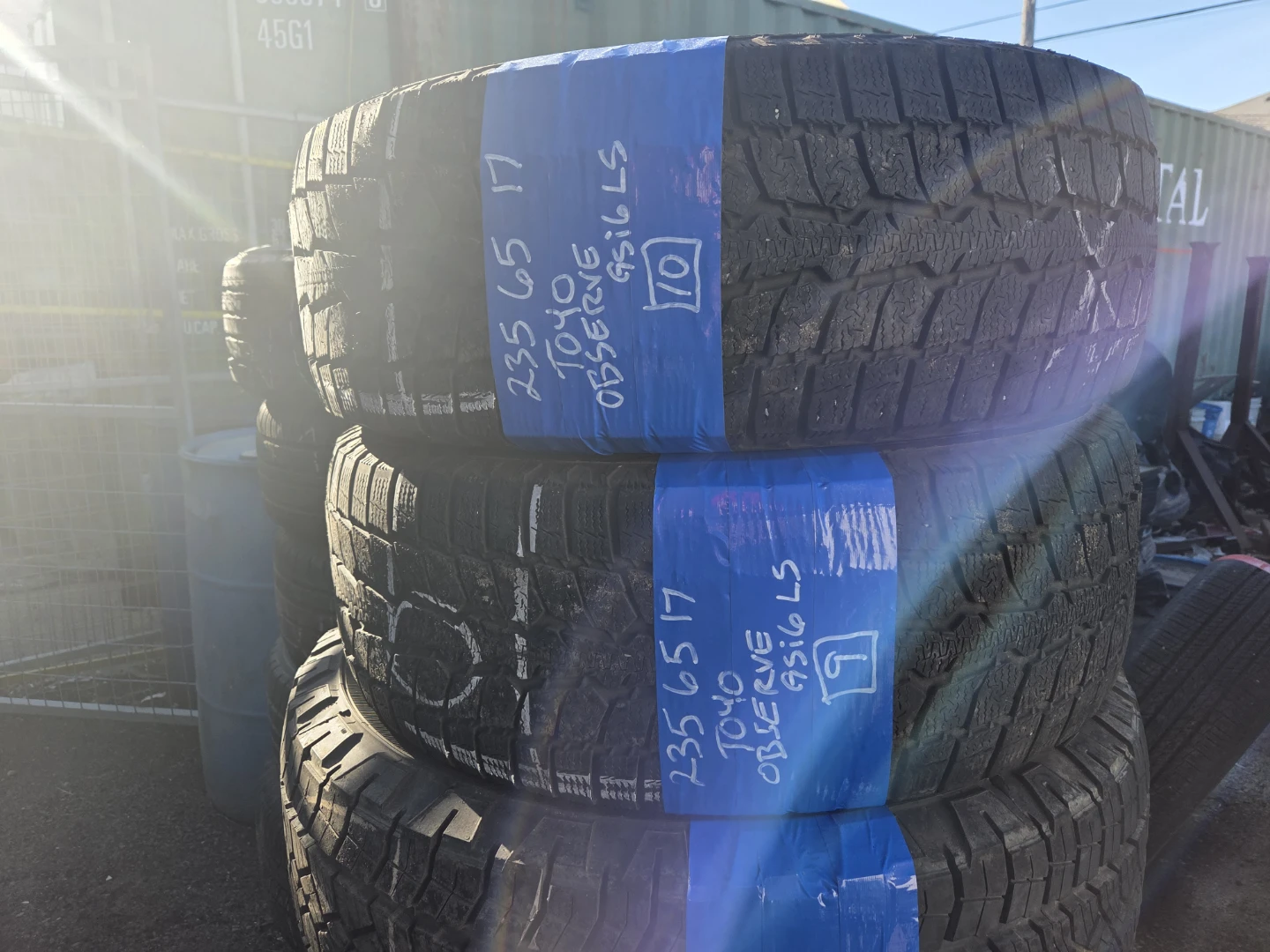 235/65R17 Toyo Observe GSi-6 LS Winter Tires