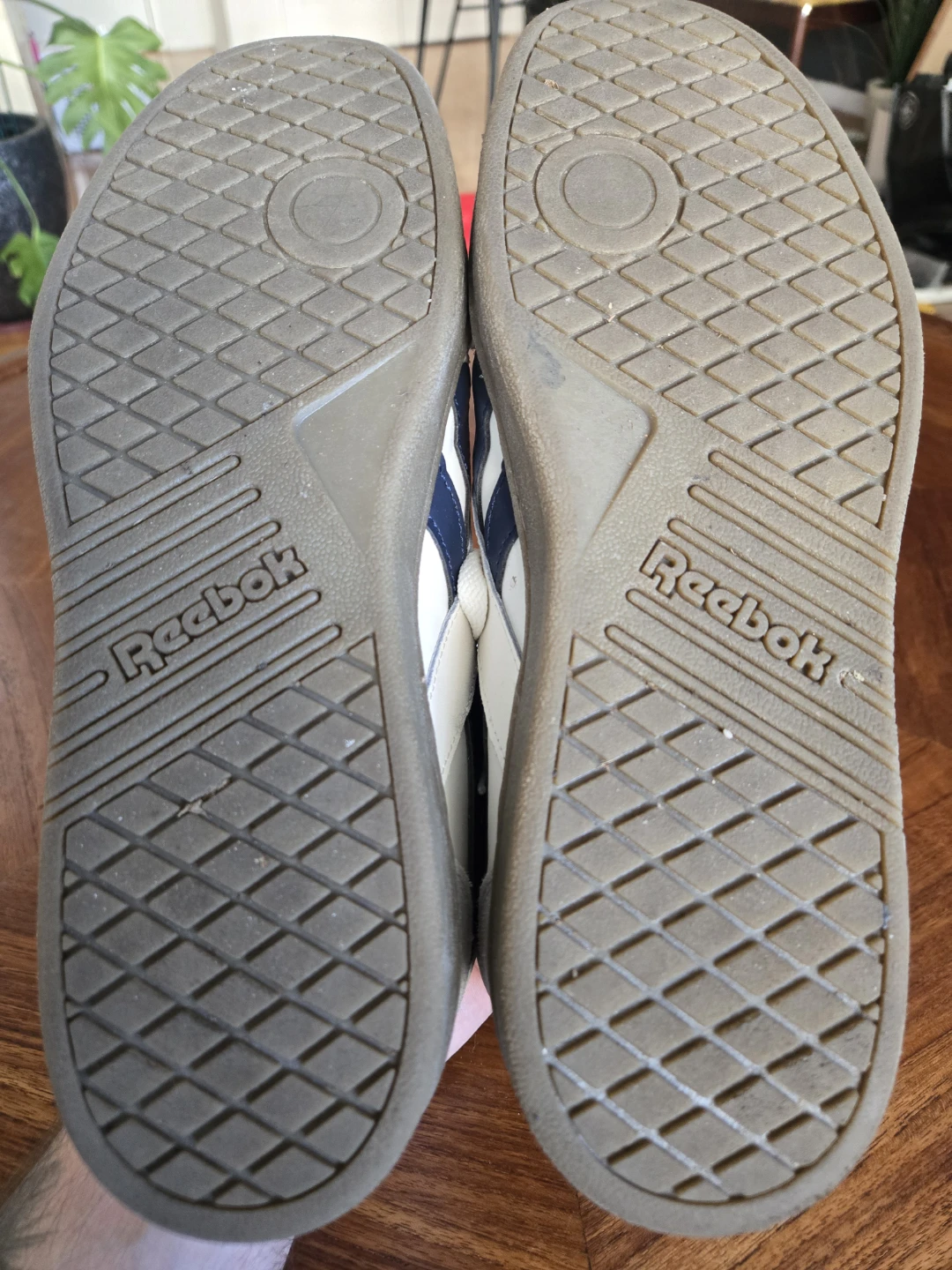 Reebok white gum sole sneakers [11] - photo 4