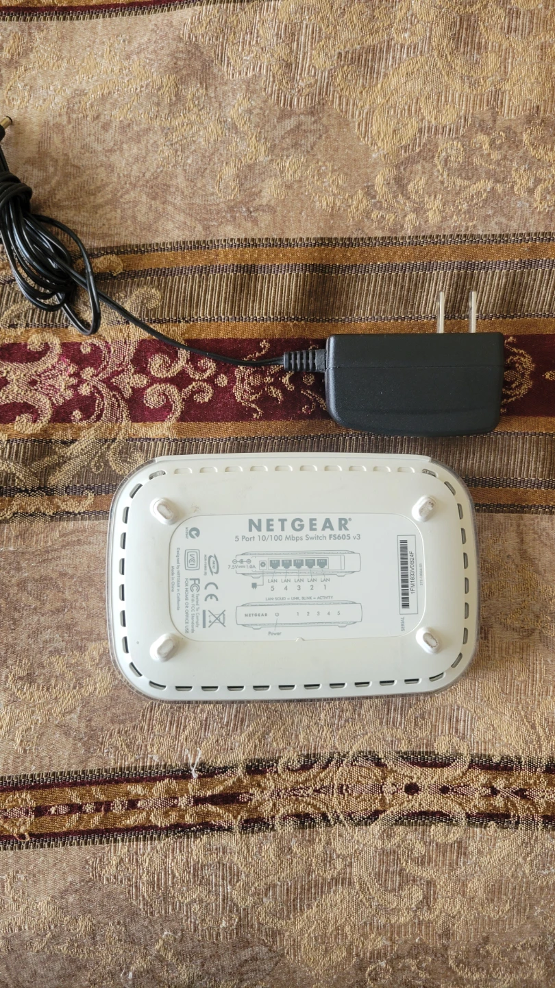 Netgear 5-Port 10/100 Mbps Switch FS605