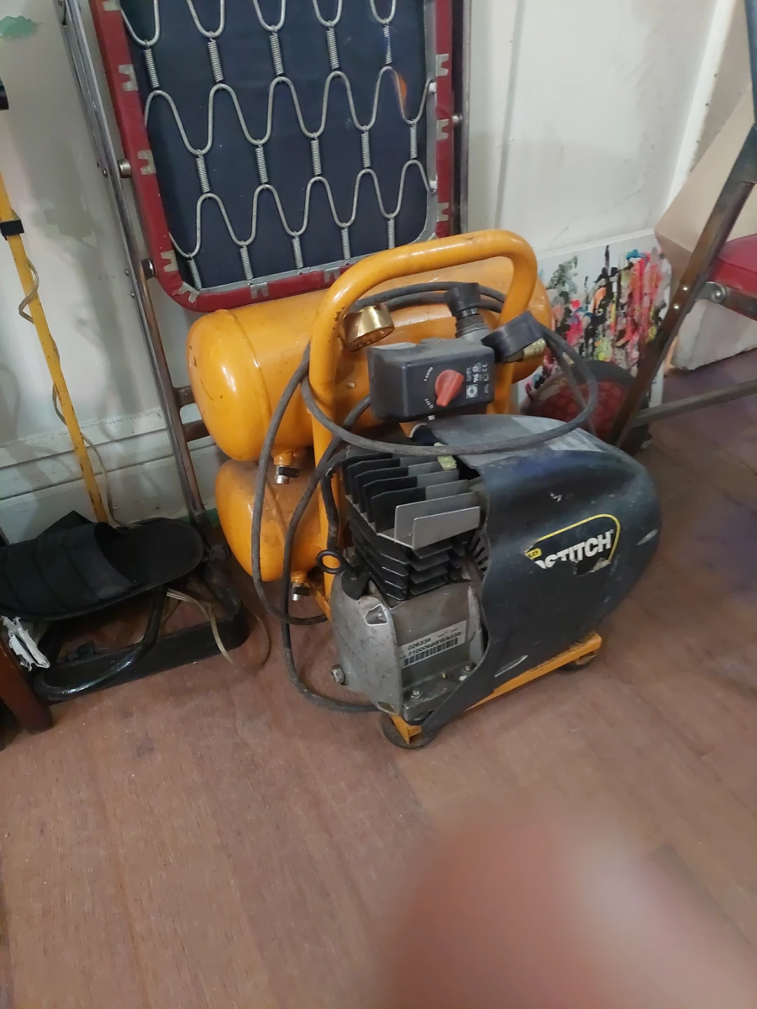 BOSTITCH Air Compressor - photo 3